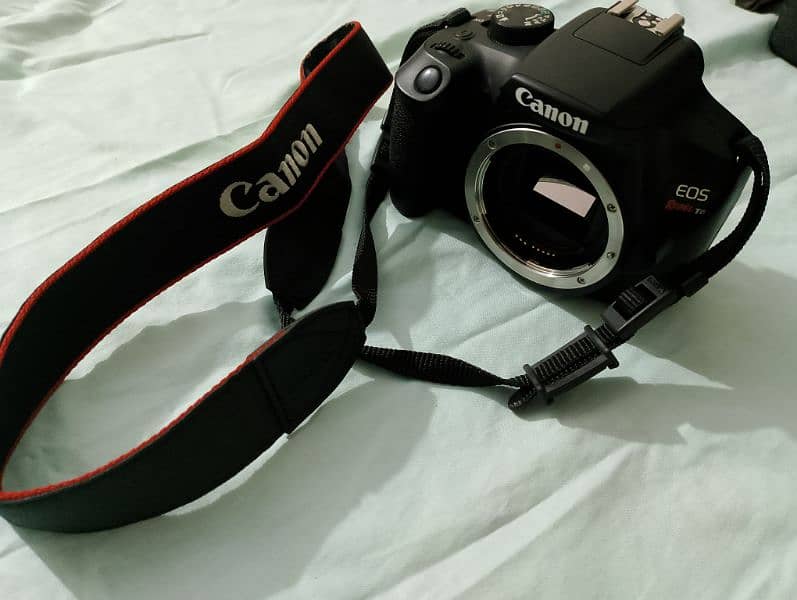 Canon EOS Rebel T6 6