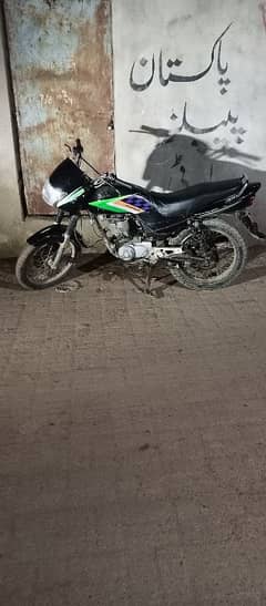 Honda Deluxe CG125 Model 2010 - Karachi Number