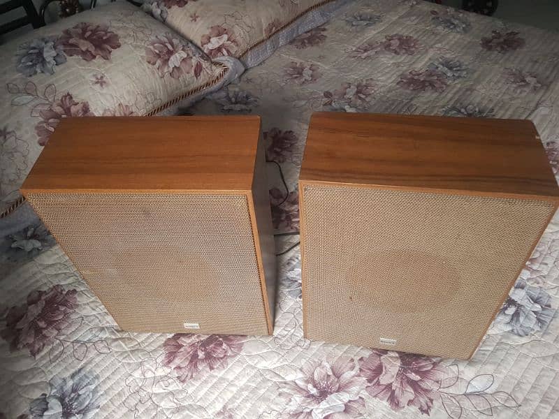 Sony Bookshelf Beautiful Antique Vintage Speakers 2