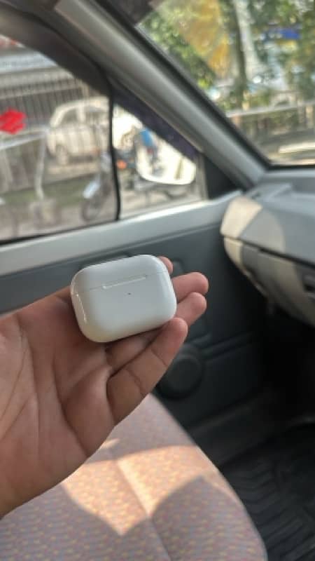 AirPods pro 2 orignal charging case 1