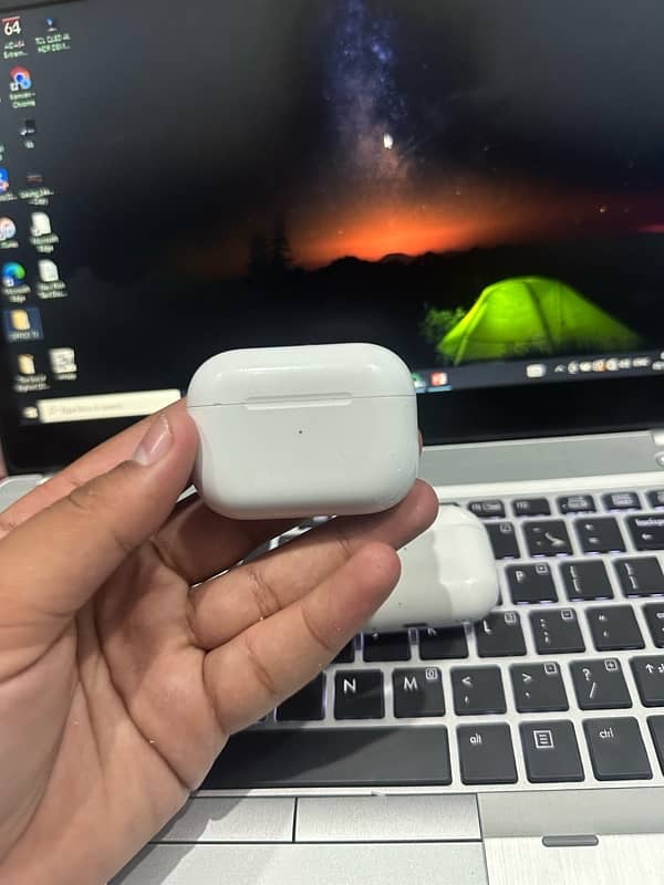 AirPods pro 2 orignal charging case 2