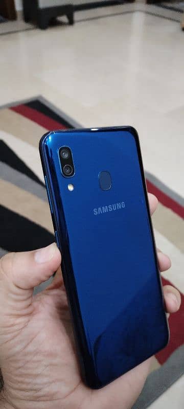 Samsung A20 Blue Non Pta 3 Gb Ram 32 Gb Rom 2