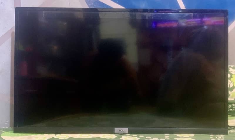 TCL Smart LED TV 32" for Sale 1