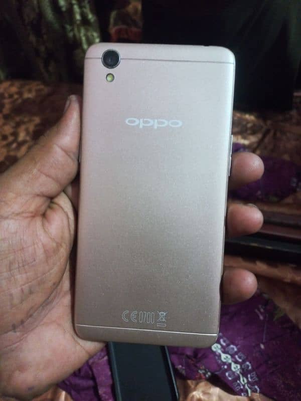 Oppo A37.1 Hand Used 2