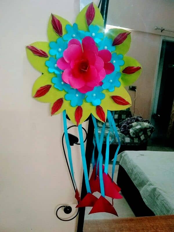 wall hanging & flowers vase 1