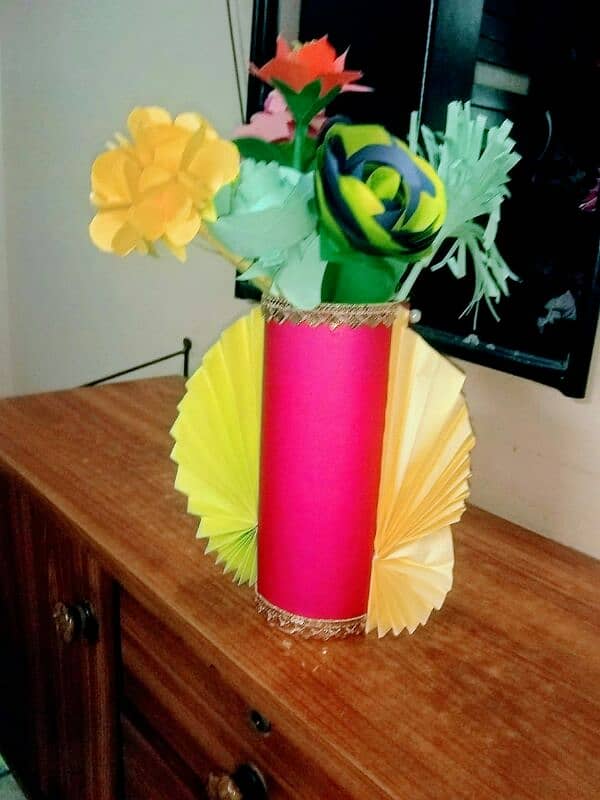 wall hanging & flowers vase 3