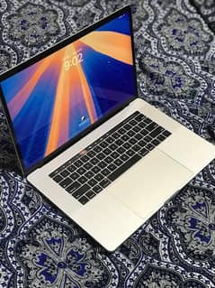 MacBook Pro 2019 Core i7 16gb ram