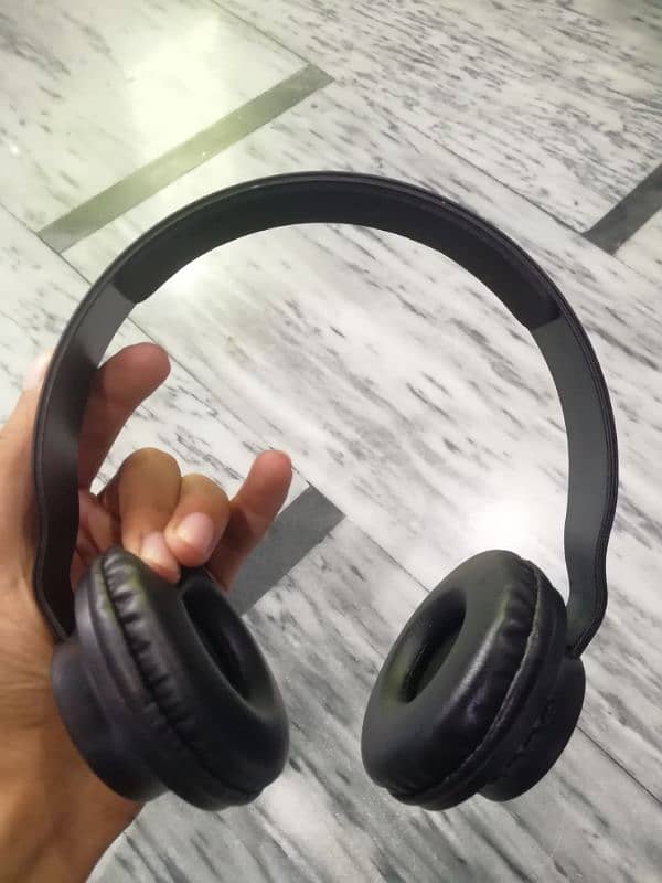 Maxon Headphones 1