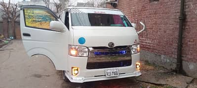 Toyota Hiace 2013