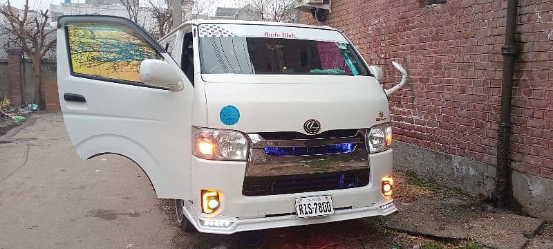 Toyota Hiace 2013 0