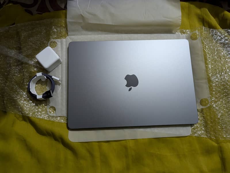 macbook air m3 15 inch 1