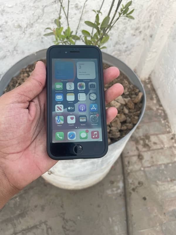 i phone 7 PTA 1