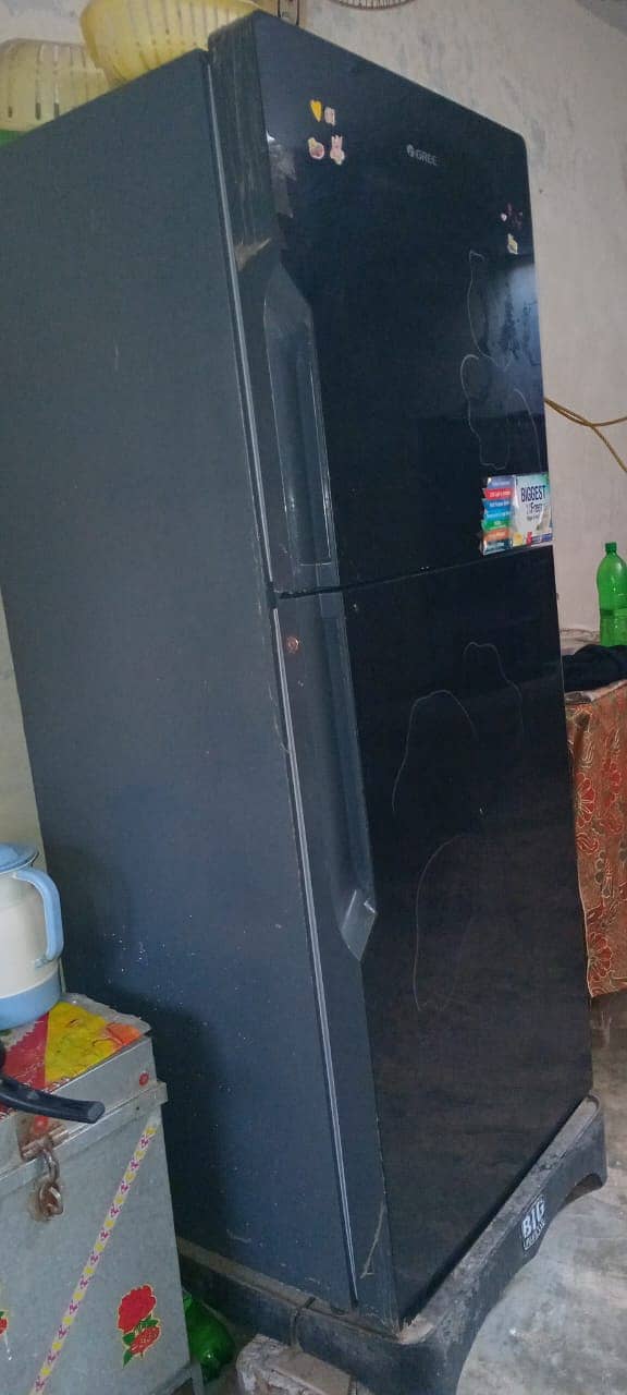 Gree Full size Refrigerator freezer 1