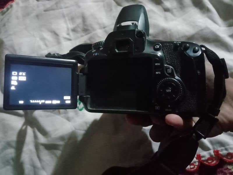 DSLR 60D 10/9 urgent sale 3