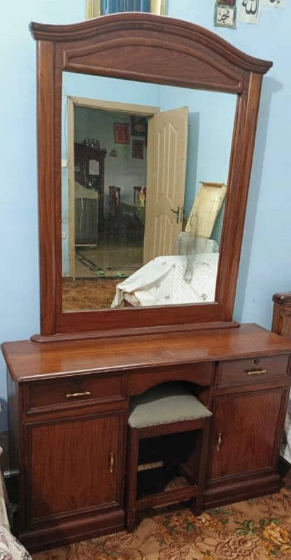 dressing table and TV trolley 3