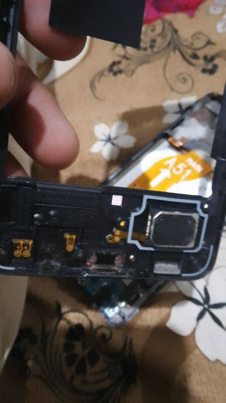 I am selling Samsung A51 all parts. . . 03289203346 0