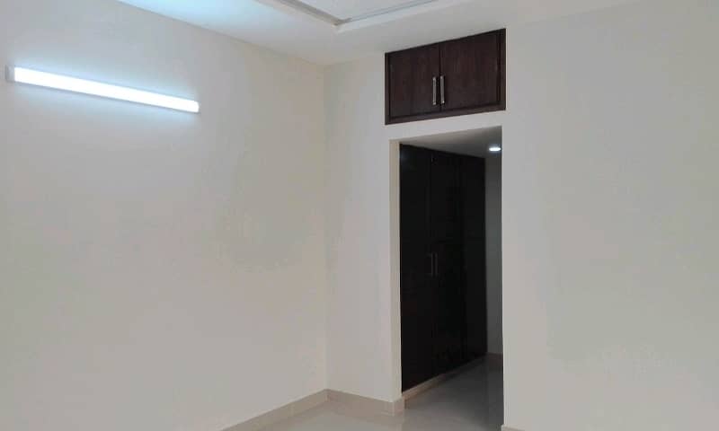 Get A 10 Marla House For rent In Bahria Town Phase 8 4