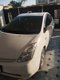 Toyota Prius 2010 s 1.5 Urgent need to sell