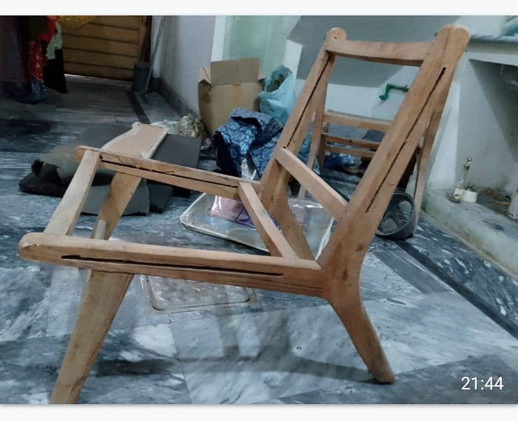 2 chairs feram urgent sale 2