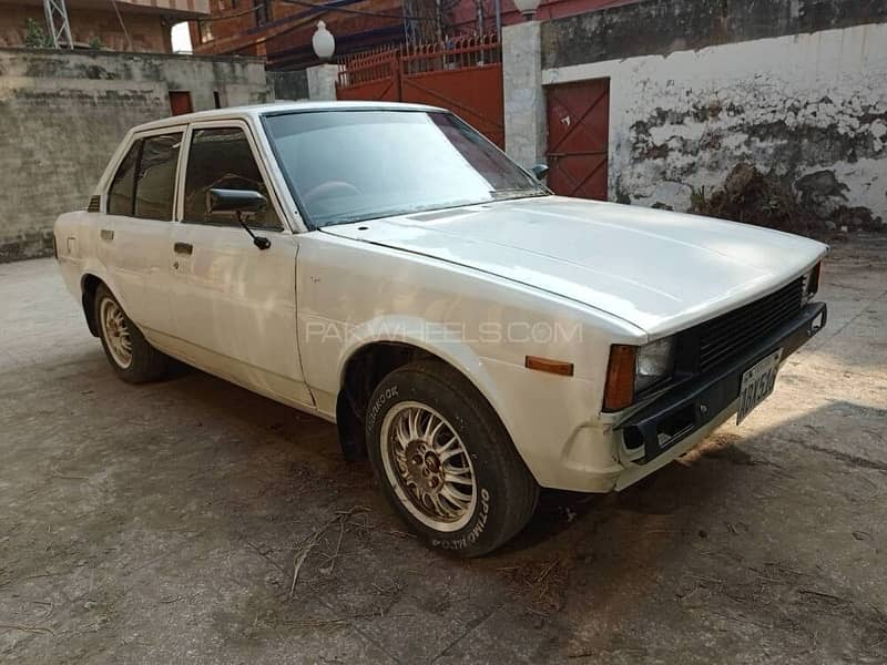 Toyota Corolla KE70 1982 corolla 82 3