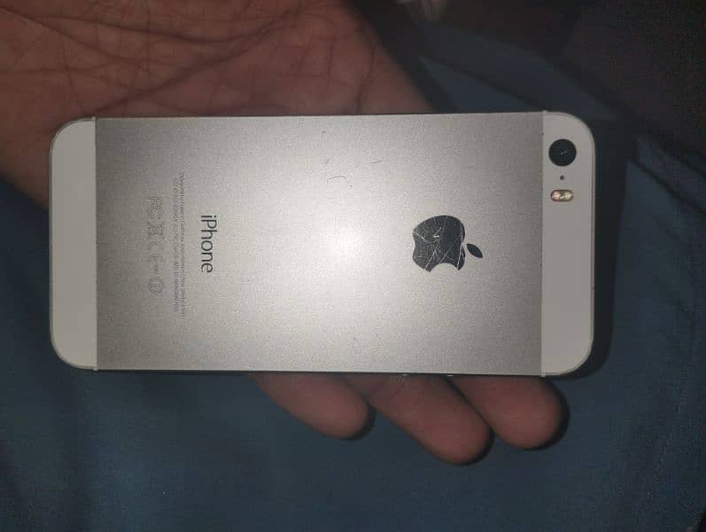 iphone 5s. pta approved bord available 2