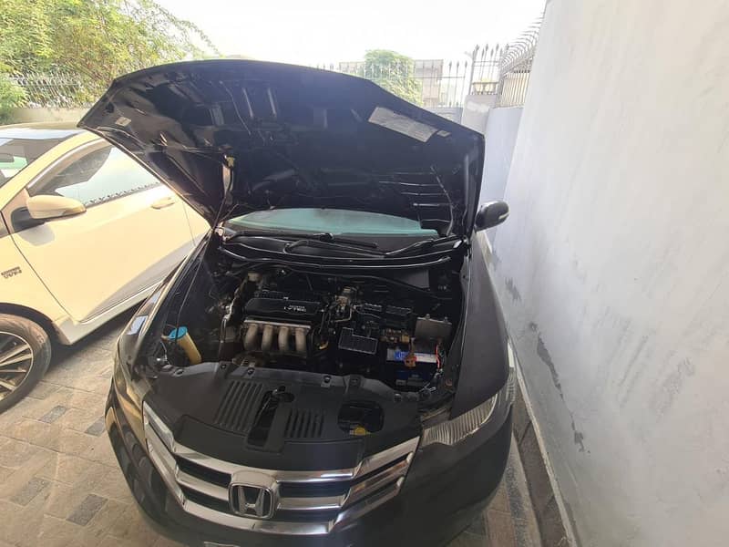 Honda City IVTEC 2015 ( Home use car in Good condition ) 0