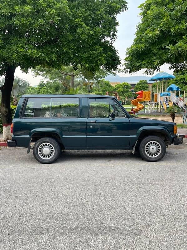 Isuzu Trooper 1986 3