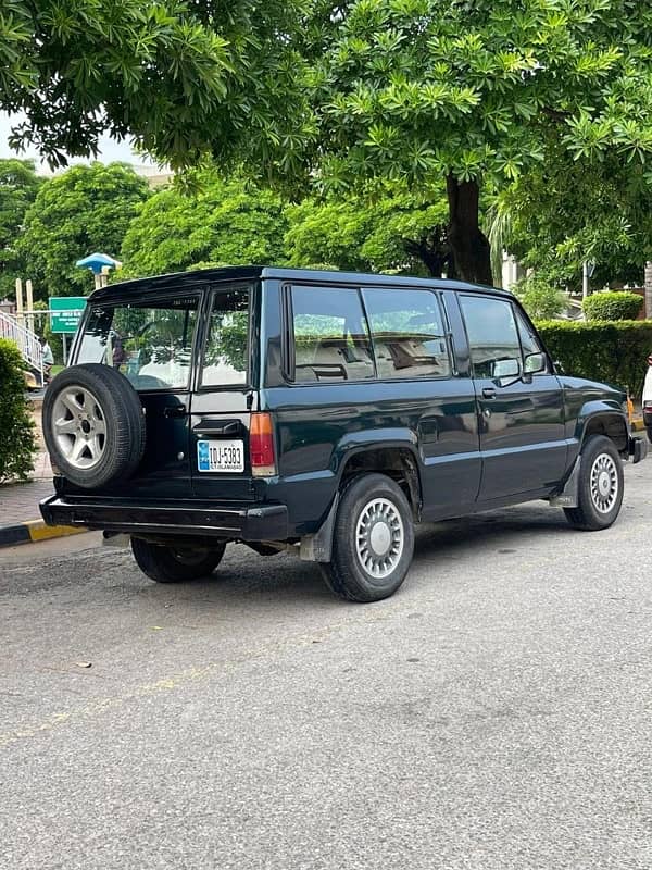 Isuzu Trooper 1986 6