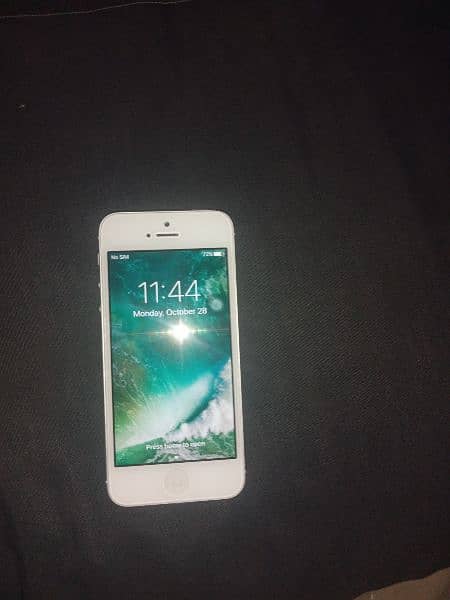 i phone 5 for sale in lodhran All okay cheap price urgent sale 3