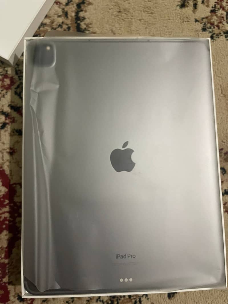 IPAD PRO 6TH GENERATION 12.9 m2 INCH Wi-Fi + Cellular  USA import 12