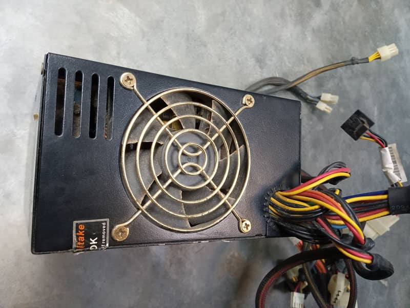 Thermaltake TR2 430 Watts Gaming Power Supply 1