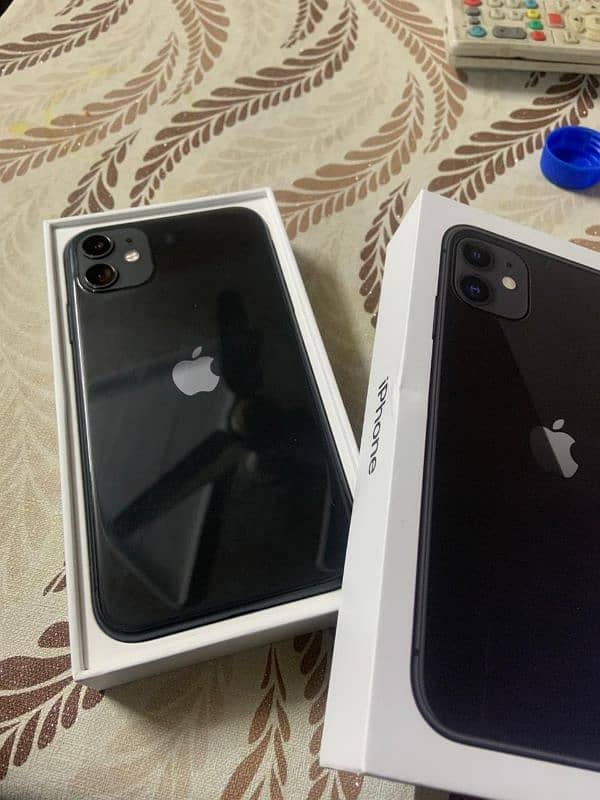 i phone 11 jv with box just 2 week used 1