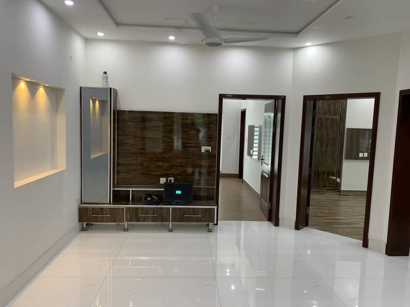 8 MARLA SOLID CONSTRUCTED HOUSE IN BLOCK "A" DHA PHASE 11 RAHBAR IS AVAILABLE FOR SALE 4