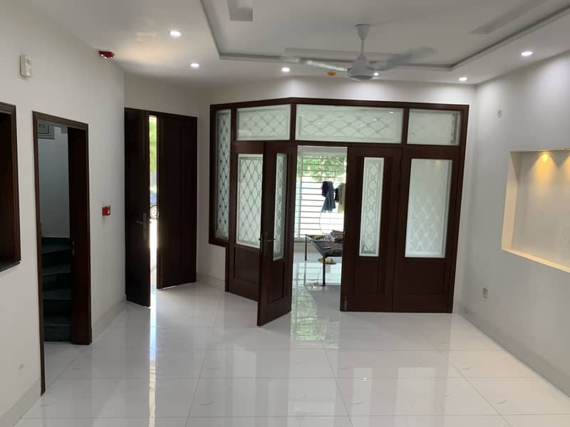 8 MARLA SOLID CONSTRUCTED HOUSE IN BLOCK "A" DHA PHASE 11 RAHBAR IS AVAILABLE FOR SALE 18