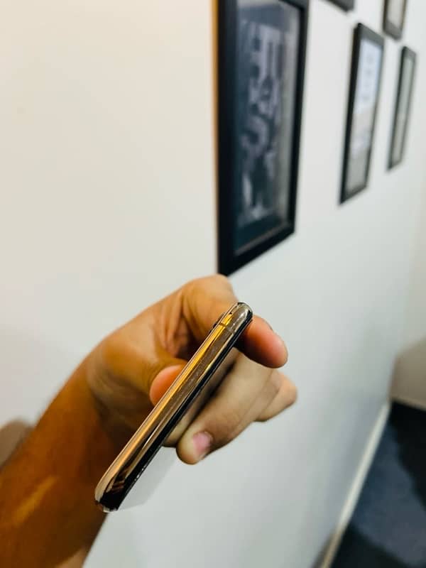 IPHONE XS MAX NON PTA FU SIM WORKING SINCE 4years 2