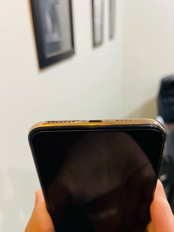 IPHONE XS MAX NON PTA FU SIM WORKING SINCE 4years 6