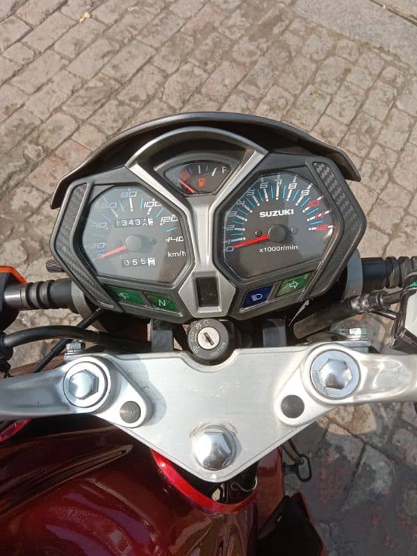 Suzuki GSX 125 4