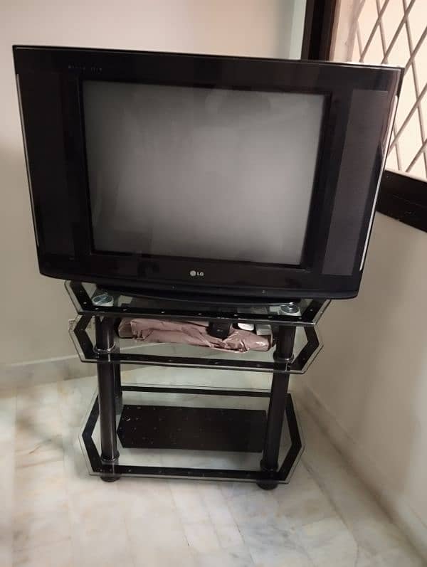 sell my TV in good condition slim designe 3