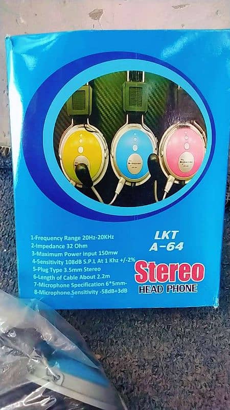 stereo headphones 6