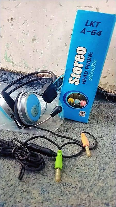 stereo headphones 8