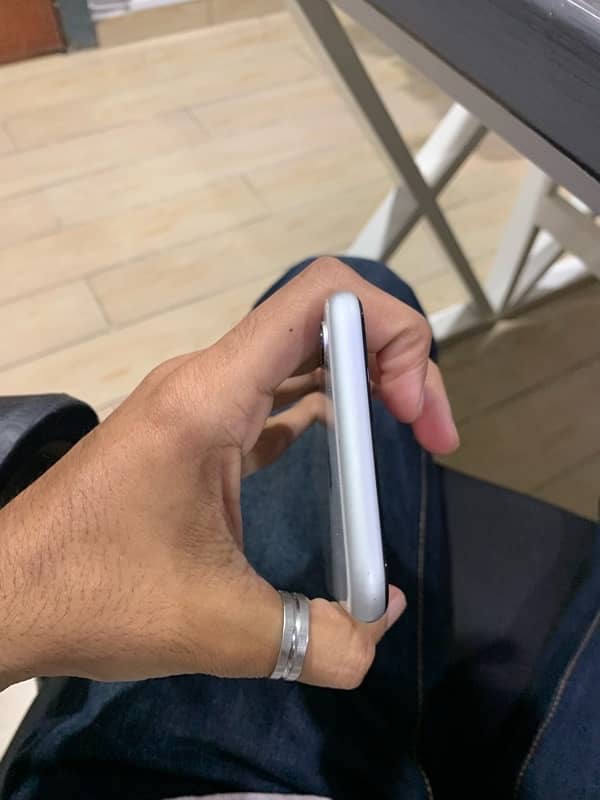 iphone xr 64gb factory unlock 4