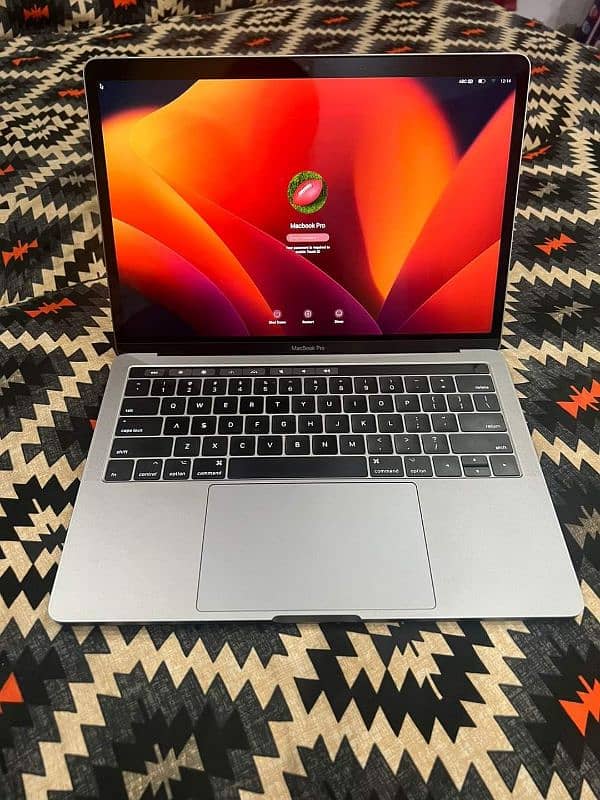 macbook 13 inch Core i7 10