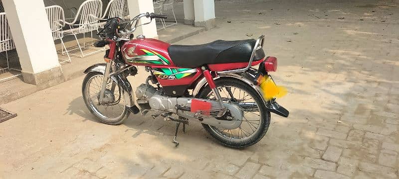 honda cd70 for sale in brand new condition 4