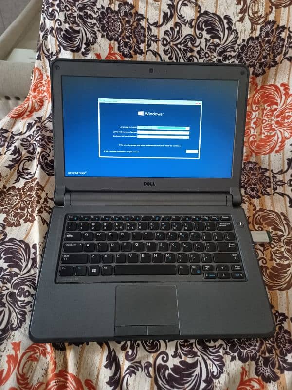 Dell 5th generation laptop 4gb ram 500gb HDD 4hr battery camera 0