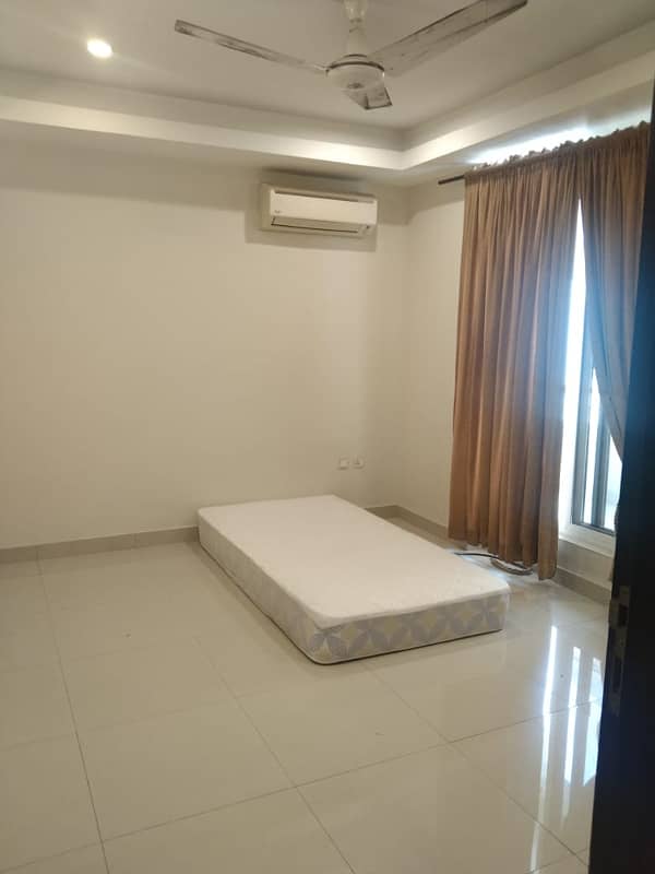 LUXURY TOW BED UNFURNISHED FLAT FOR RENT IN F 11 MARKAZ 10