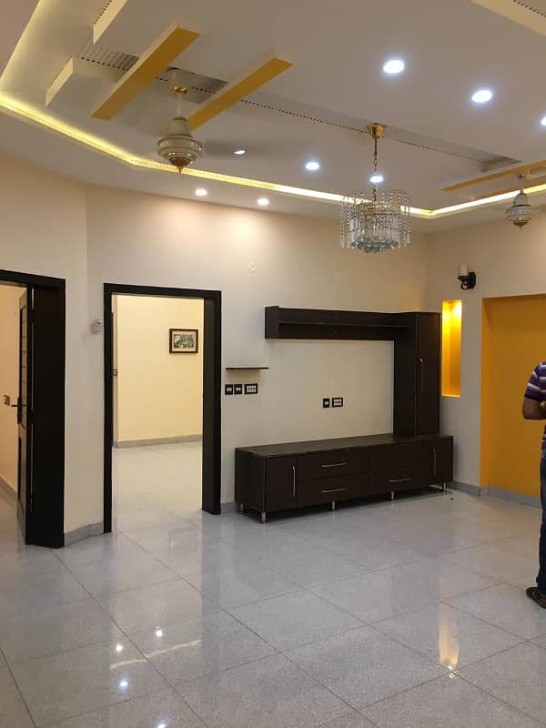 Like New 10 Marla Lower Portion For Rent In Oversease B Block Bahria Town Lahore 2