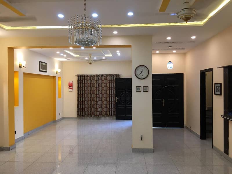 Like New 10 Marla Lower Portion For Rent In Oversease B Block Bahria Town Lahore 5