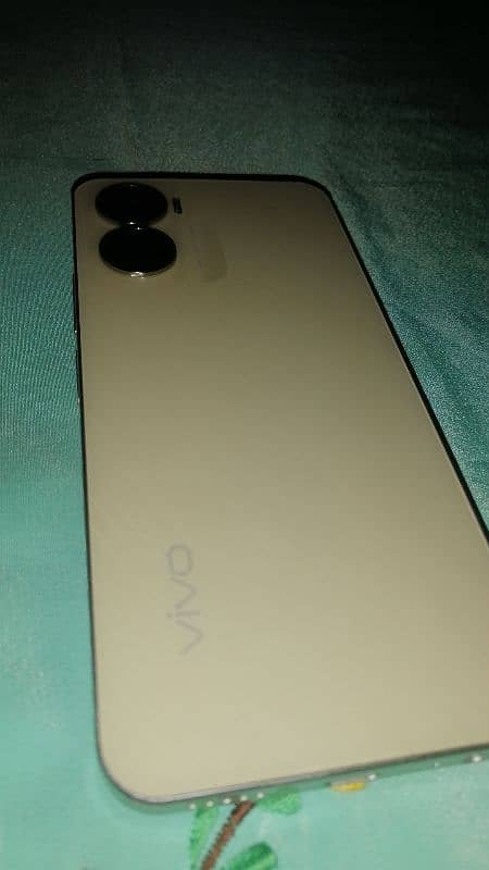 VIVO Y16 8/256 GB 10/9 condition 2