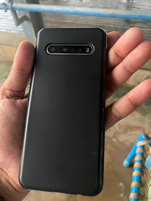 LG V60 1