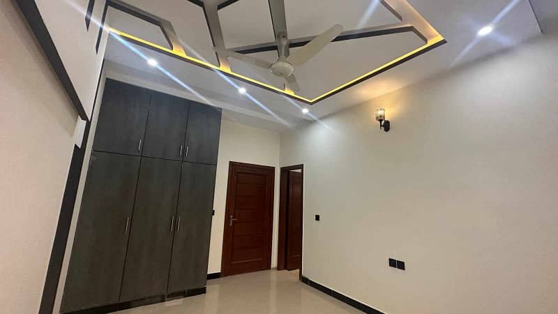 25*40 Double story house for rent in G-13 8